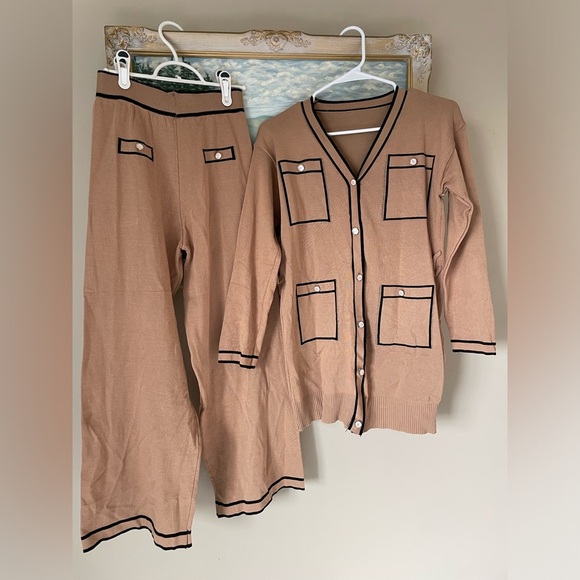women's LIGHT TAN cardigan and matching wide-leg pants set NWOT SIZE MEDIUM - Picture 2 of 5